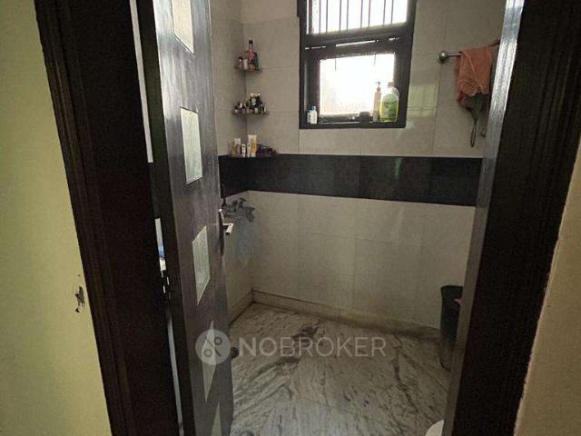 House for sale in Hariana