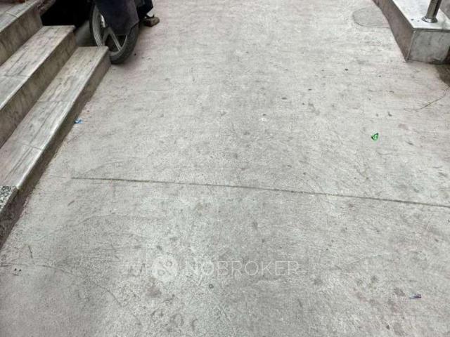 House for sale in East Delhi, Deri
