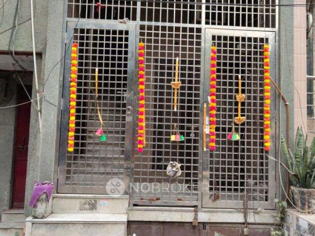 House for sale in East Delhi, Deri