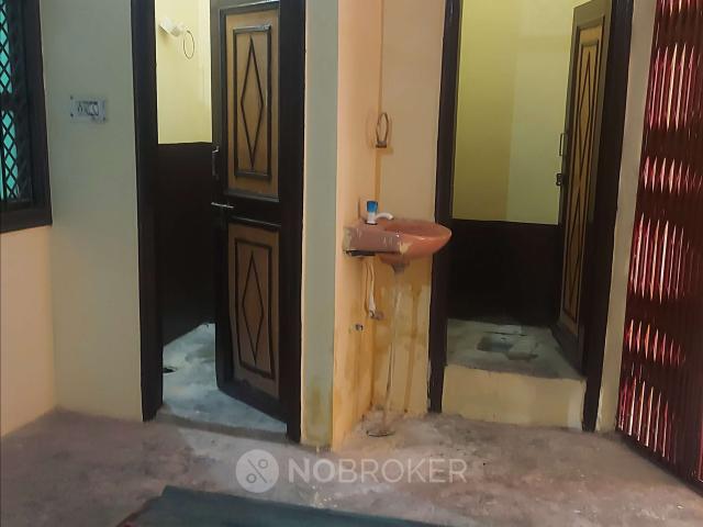 House for sale in Central Delhi, Deri