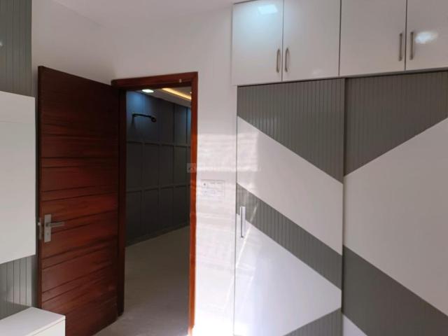 Flat for rent in North West Delhi, Deri