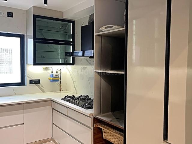 Flat for sale in North West Delhi, Deri