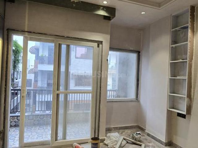 Flat for sale in North West Delhi, Deri