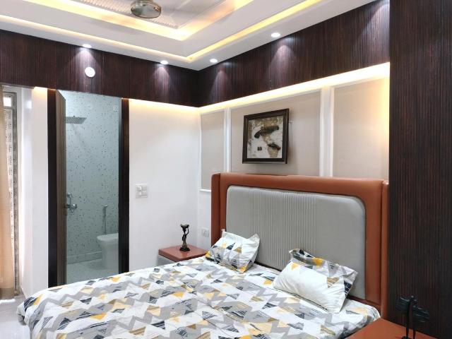 Flat for sale in South West Delhi, Deri