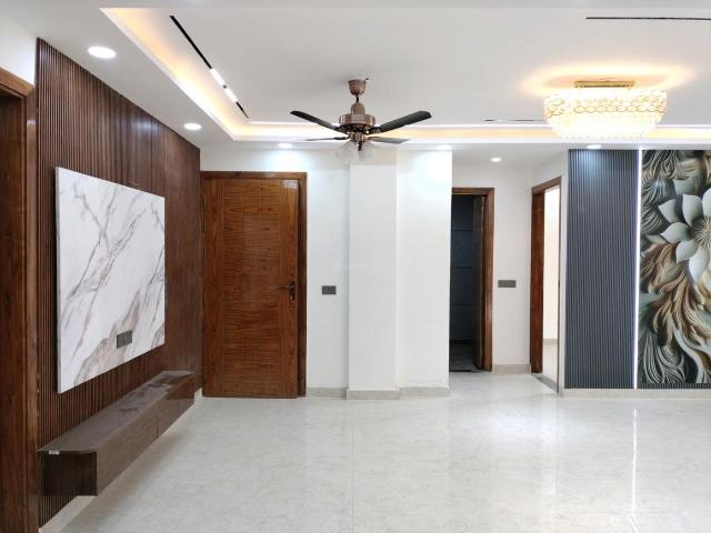 Flat for sale in South West Delhi, Deri