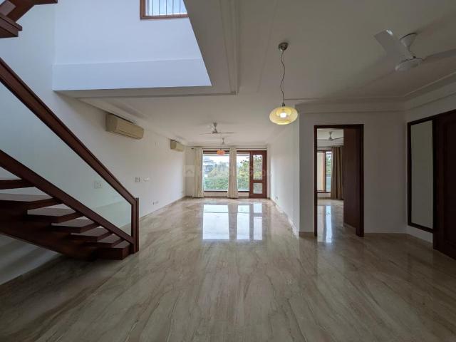 Flat for rent in Deri