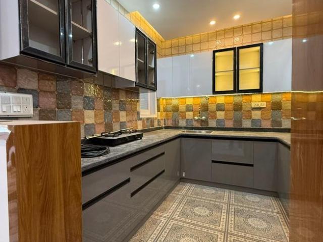 Flat for rent in South Delhi, Deri