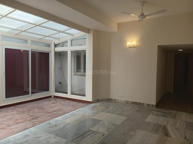 Flat for rent in Deri