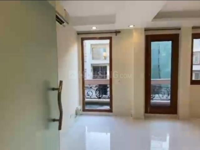 Flat for rent in Deri