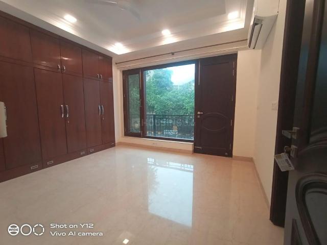 Flat for rent in Deri