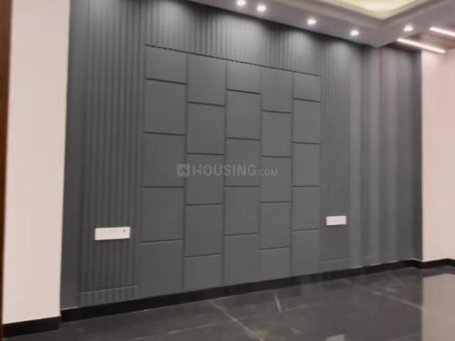Flat for sale in North Delhi, Deri