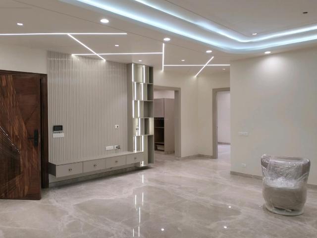 Flat for sale in North Delhi, Deri