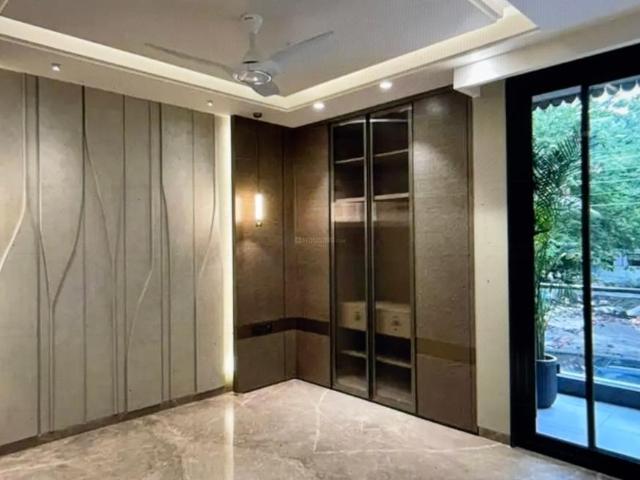 Flat for sale in North Delhi, Deri