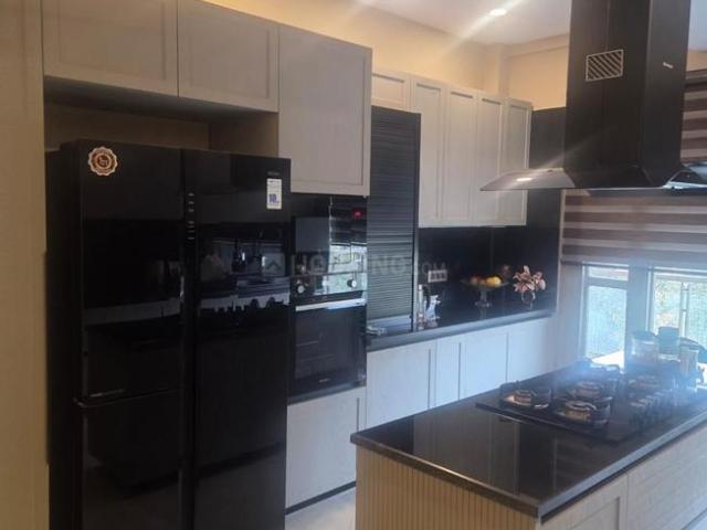 Flat for sale in West Delhi, Deri