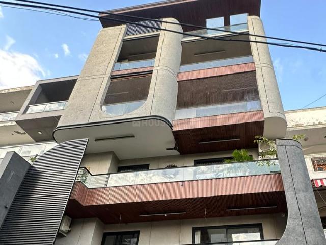 Flat for sale in West Delhi, Deri