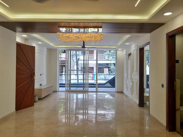 Flat for sale in West Delhi, Deri