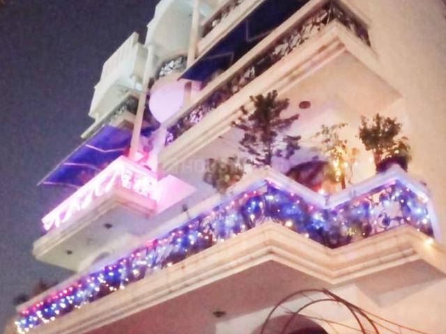 Flat for sale in West Delhi, Deri