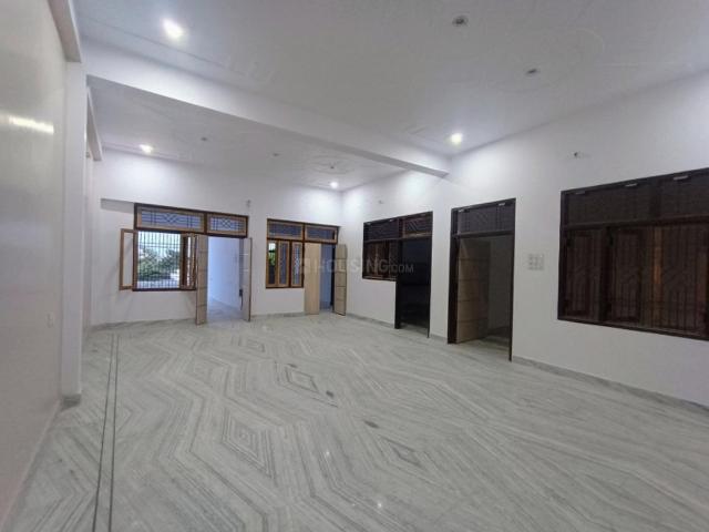 Flat for rent in Jhalwa, Peepal Gaon