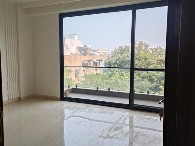 Flat for rent in Deri