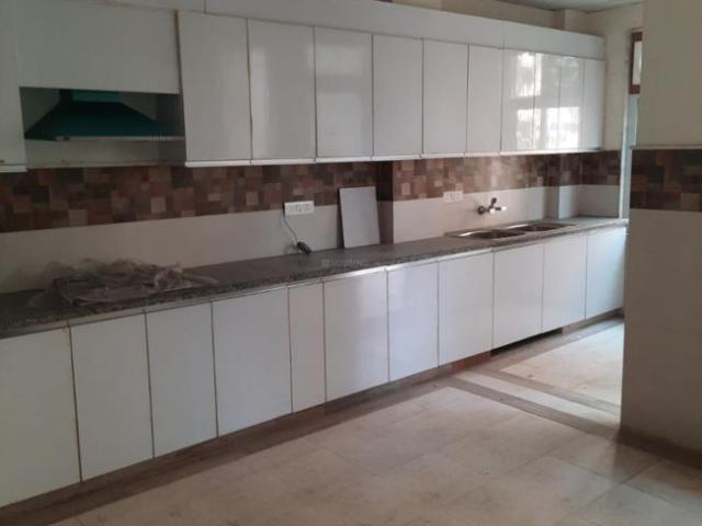 Flat for rent in Deri