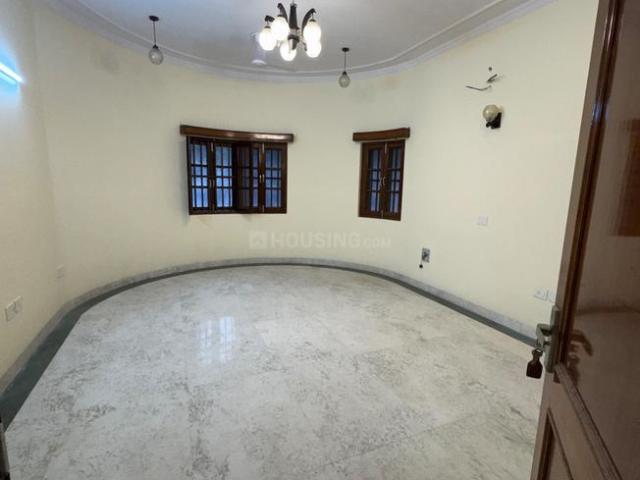 Flat for rent in Deri
