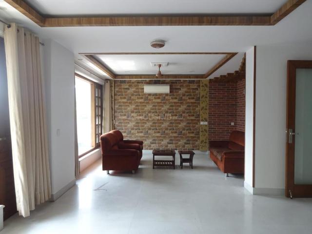 Flat for rent in Deri