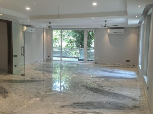 Flat for rent in Deri
