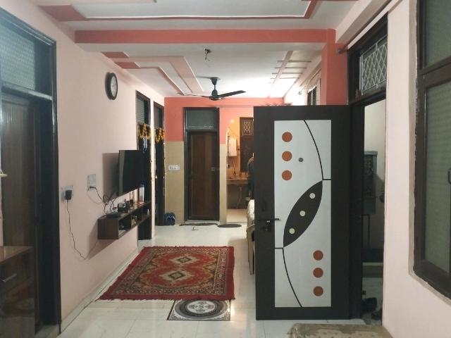 Flat for sale in East Delhi, Deri