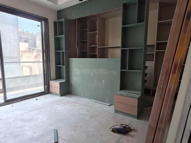 Flat for sale in North Delhi, Deri