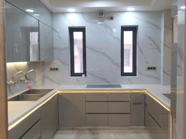 Flat for sale in North Delhi, Deri
