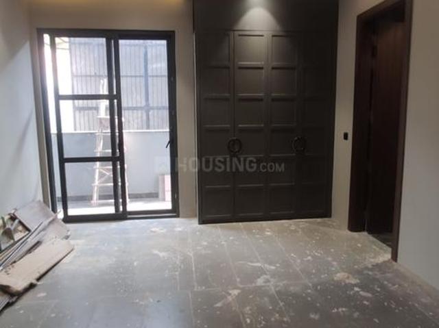 Flat for sale in Model Town, Delhi