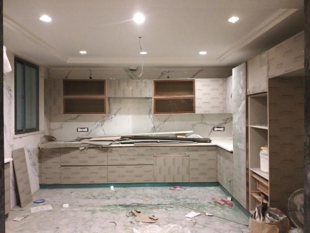 Flat for sale in North Delhi, Deri