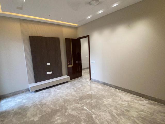 Flat for sale in Model Town, Delhi