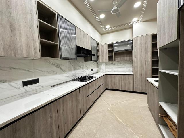 Flat for sale in South Delhi, Deri