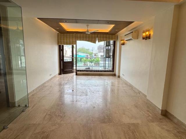 Flat for rent in Deri