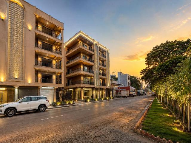 Flat for sale in South West Delhi, Deri