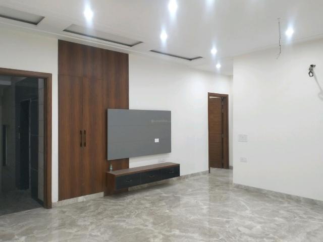 Flat for sale in West Delhi, Deri