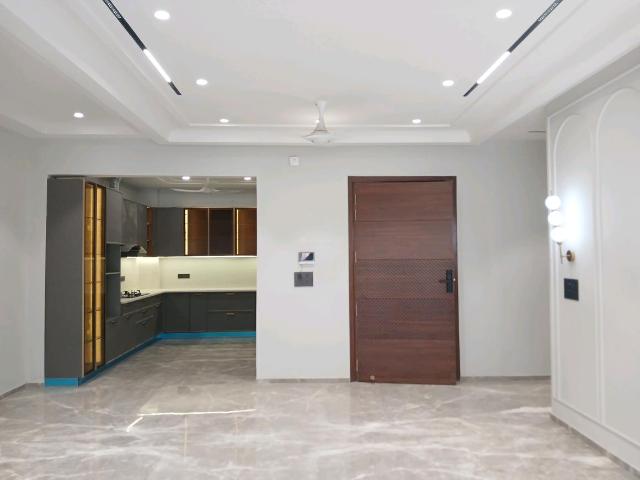 Flat for sale in West Delhi, Deri