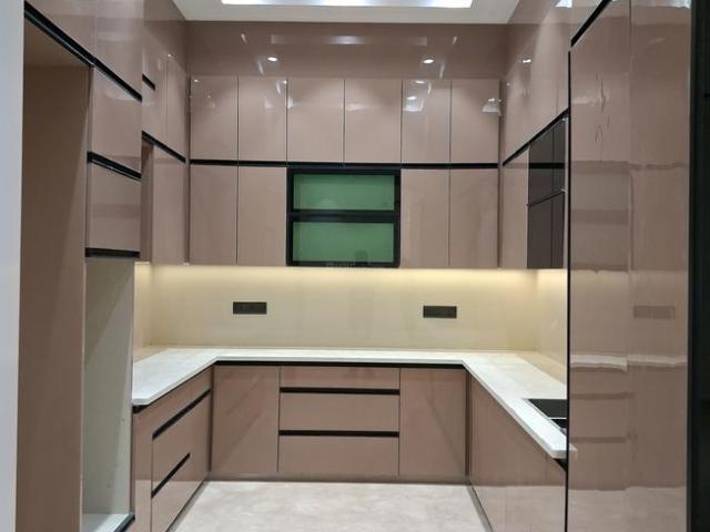 Flat for sale in West Delhi, Deri