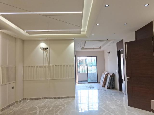 Flat for sale in West Delhi, Deri