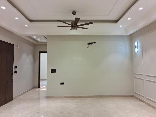 Flat for sale in West Delhi, Deri
