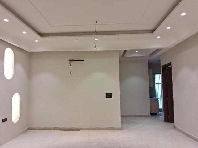 Flat for sale in West Delhi, Deri