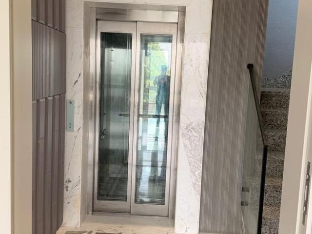 Flat for sale in West Delhi, Deri