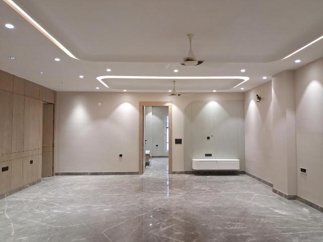 Flat for sale in West Delhi, Deri