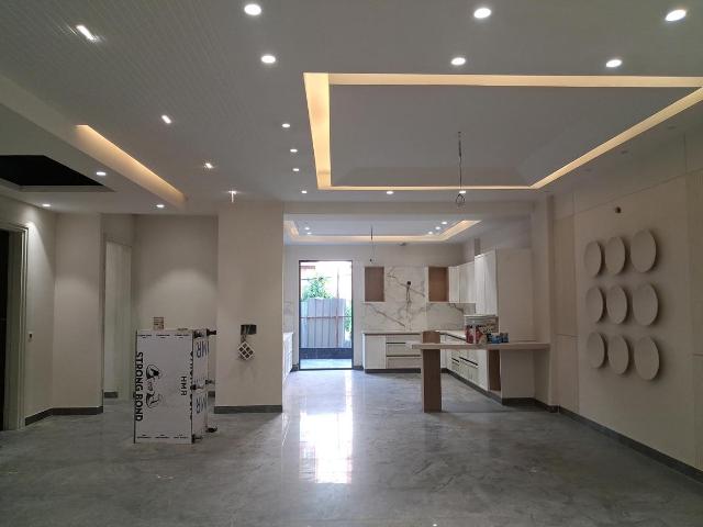 Flat for sale in West Delhi, Deri