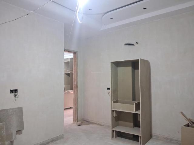 Flat for sale in Paschim Vihar, Delhi