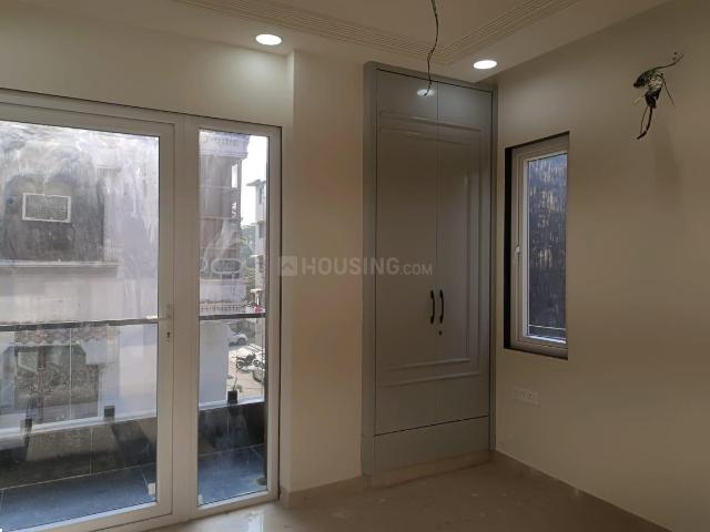 Flat for sale in North West Delhi, Deri