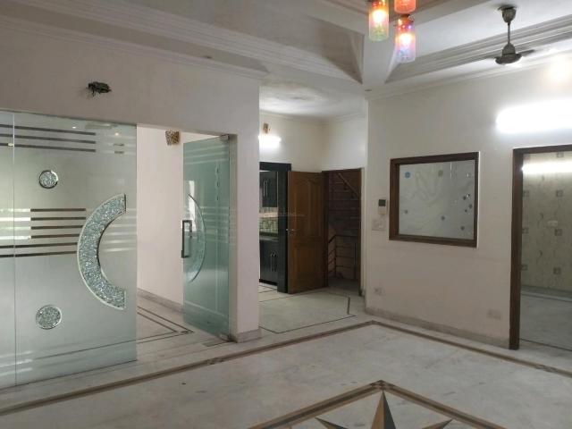 Flat for sale in North West Delhi, Deri
