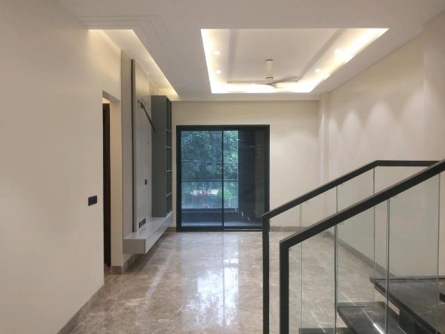 Flat for sale in North West Delhi, Deri