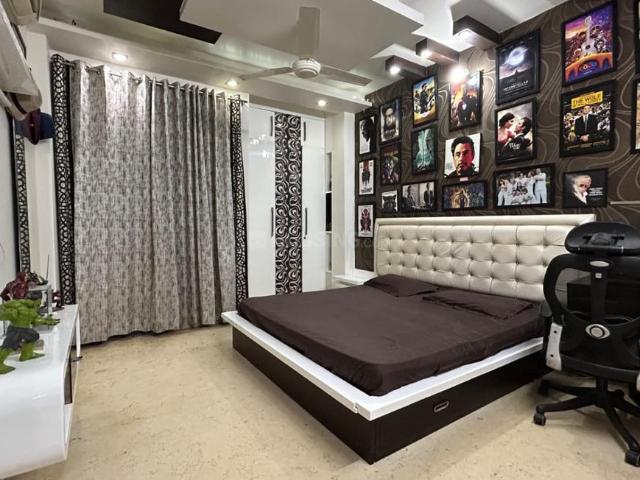 Flat for sale in North West Delhi, Deri